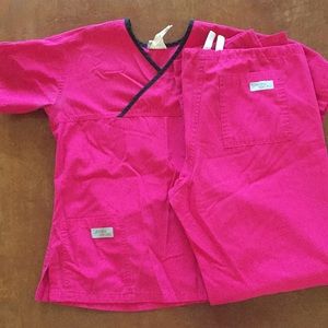 Medium top & bottom scrubs